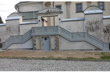 Sanktuarium w Kobylance - schody północne